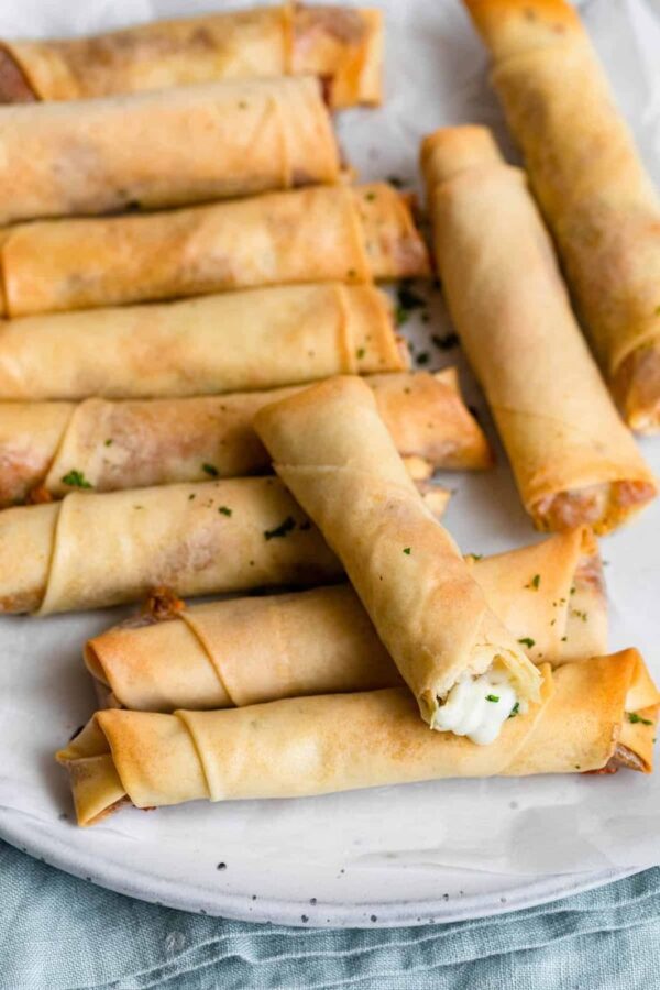 Crispy Cheese Rolls (Rakakat)